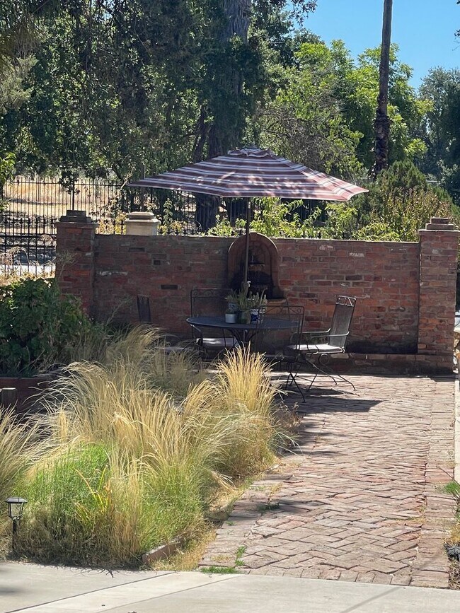 Building Photo - Custom Private Cottage near Arden Park