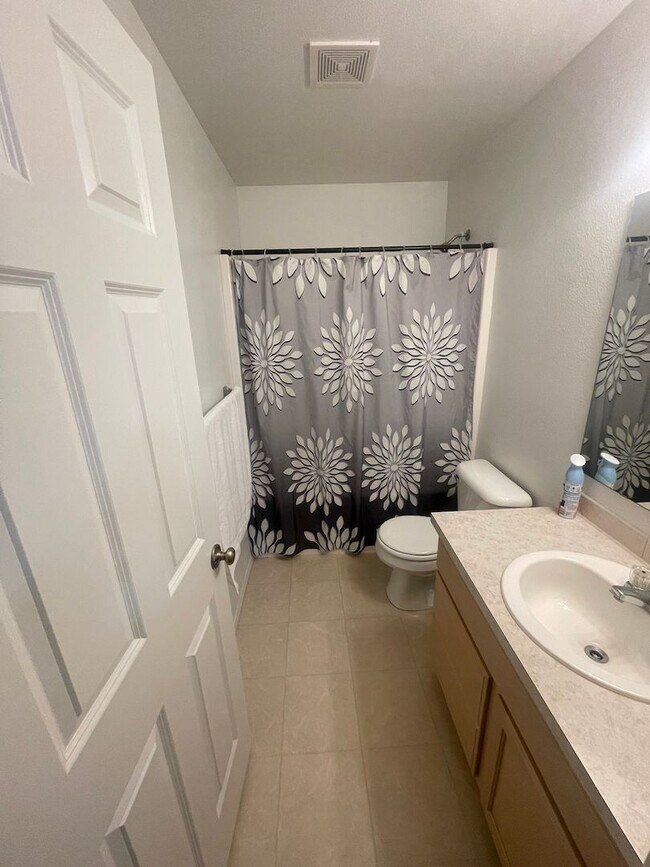 Building Photo - Serene & Charming 3 bedroom Home for Rent ...