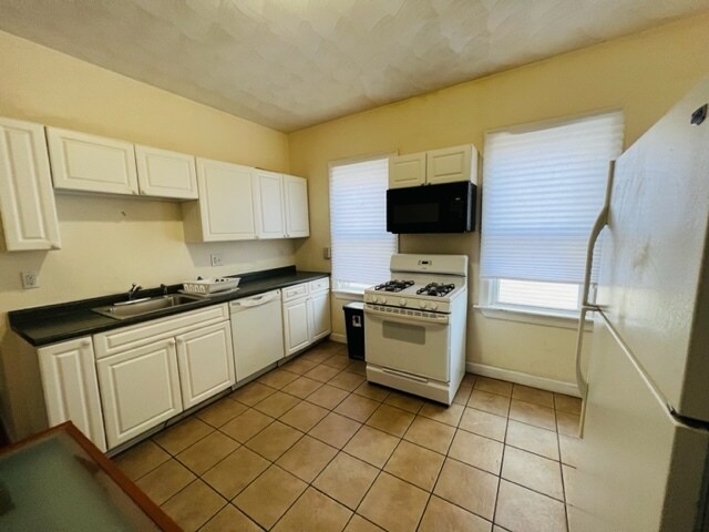 Building Photo - 40 Litchfield St