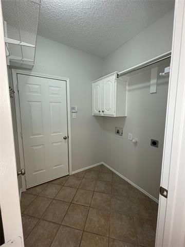 Building Photo - 2713 Chatsworth Dr