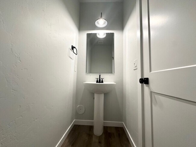 Building Photo - Prioritize comfortable living in this CBH home built in 2024!