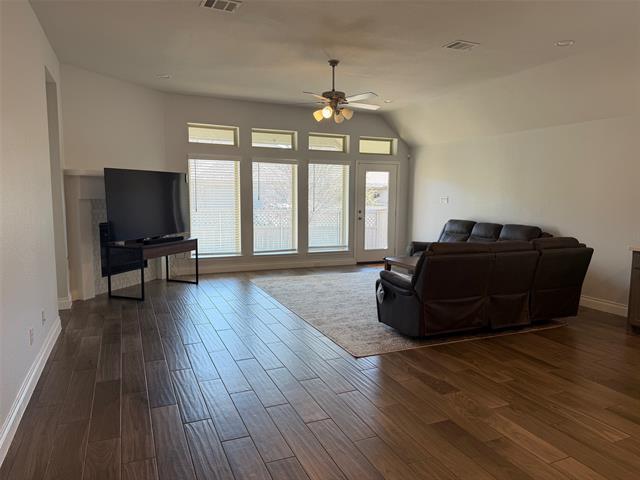 Building Photo - 2421 Stella Ln