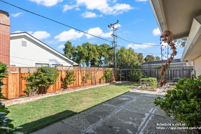 Building Photo - 38440 Farwell Dr