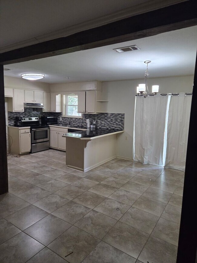Building Photo - 1757 Southland Ct