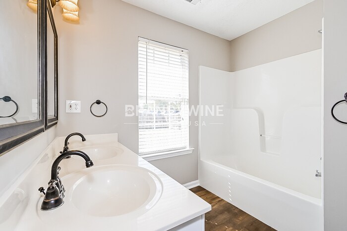 Building Photo - 5363 Waterdance Dr