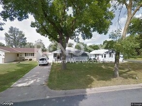 Building Photo - Available July 1st - 2 bed 2 bath, Single Family Home in Richfield!