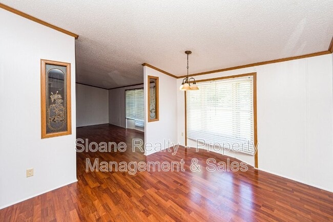 Building Photo - 3244 Thompson Heyward Dr