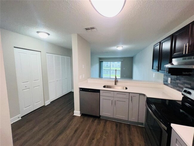 Building Photo - 2556 Woodgate Blvd