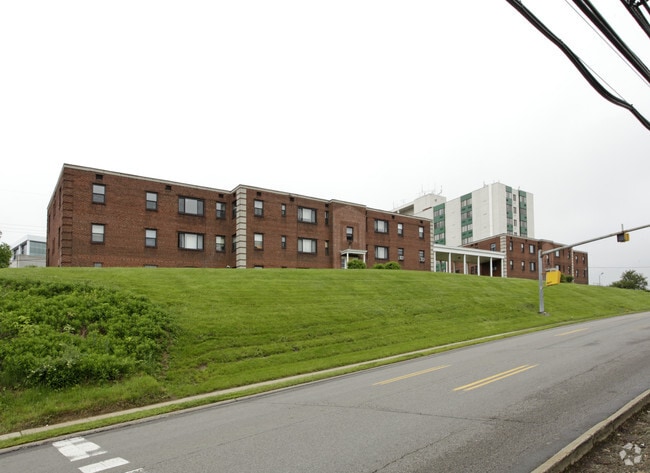 Greentree Gardens - Greentree Gardens Apartments