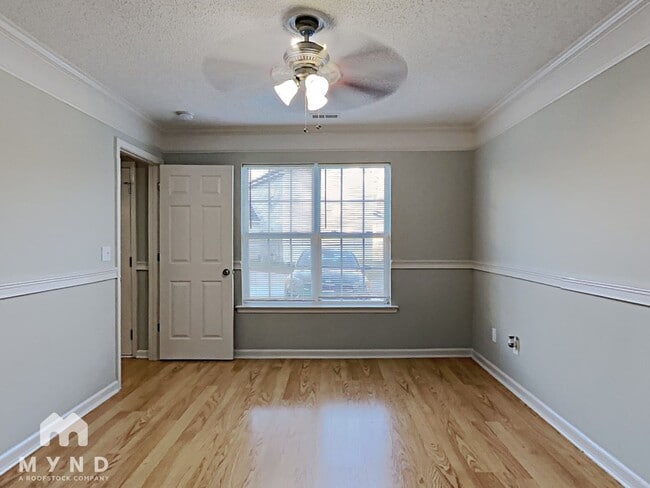 Building Photo - 3730 Glenwood Dr