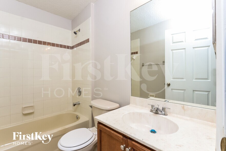 Building Photo - 4414 SW Cacao St