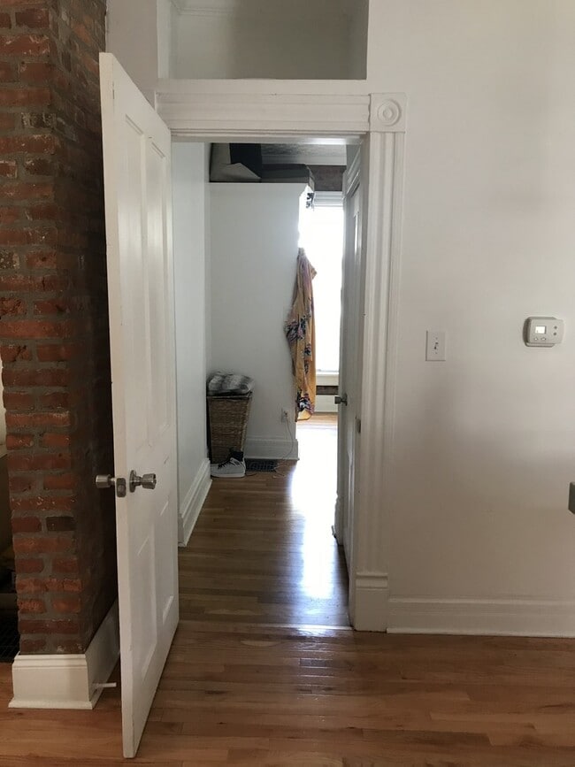 Building Photo - 111 E Blenkner St