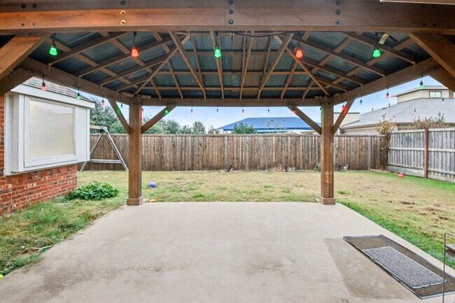 Building Photo - 5474 Golfside Dr