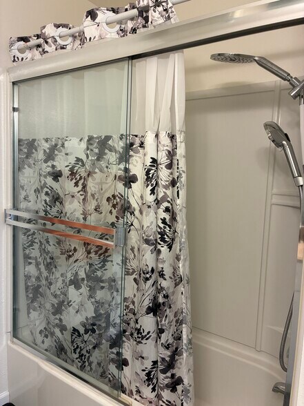 Private shower - 25718 Hogan Dr