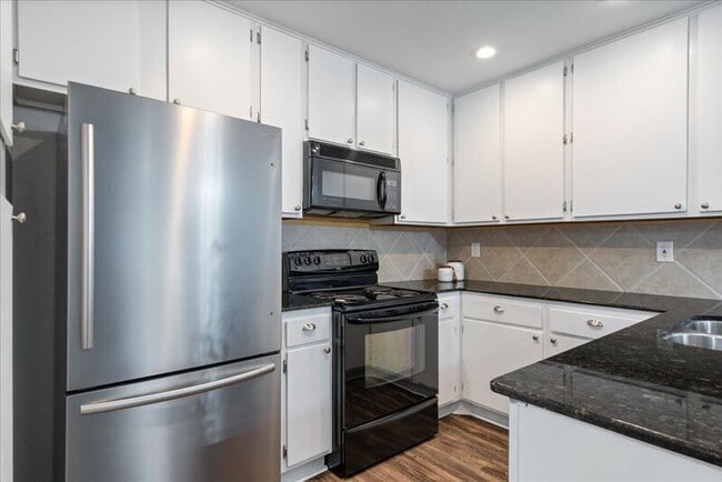 Building Photo - 1748 Ohlen Rd