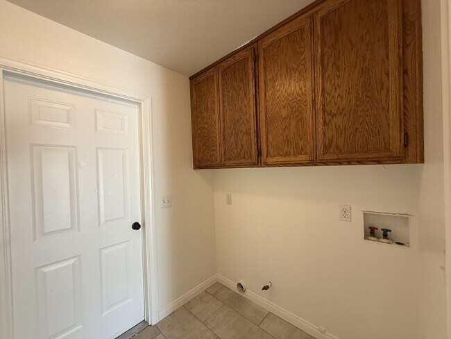 Building Photo - Copper Hills Home-Ready for Movein!