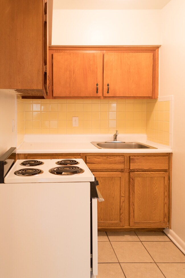 Building Photo - 4304 13 Mile Rd