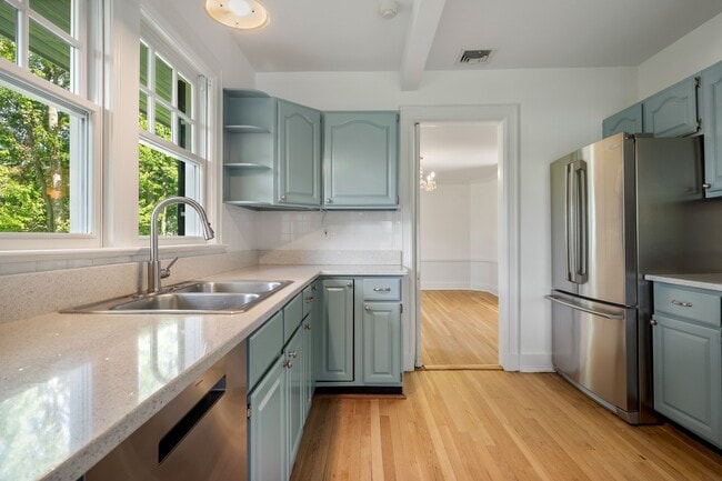 Building Photo - 55 Loughlin Ave