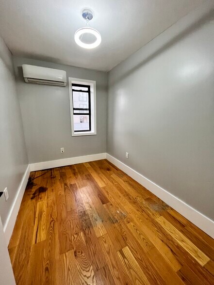Building Photo - 51 Seidler St