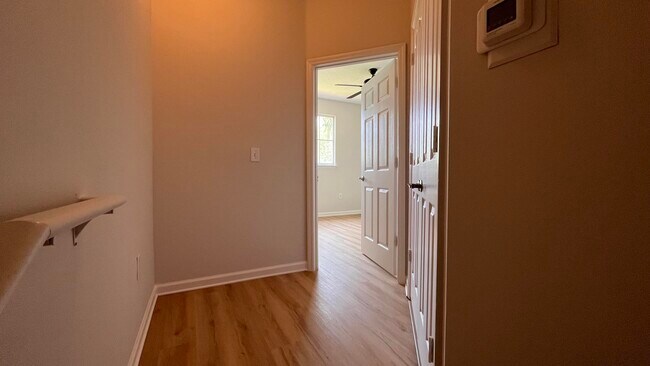 Building Photo - 2048 Alta Meadows Ln