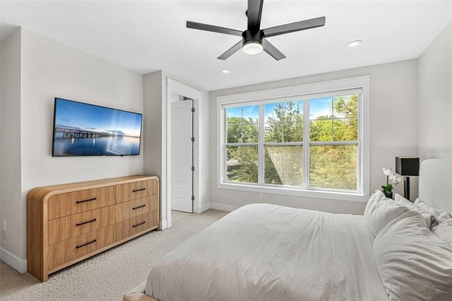 Building Photo - 1275 Michigan Ave