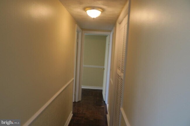 Building Photo - 5801 Quantrell Ave