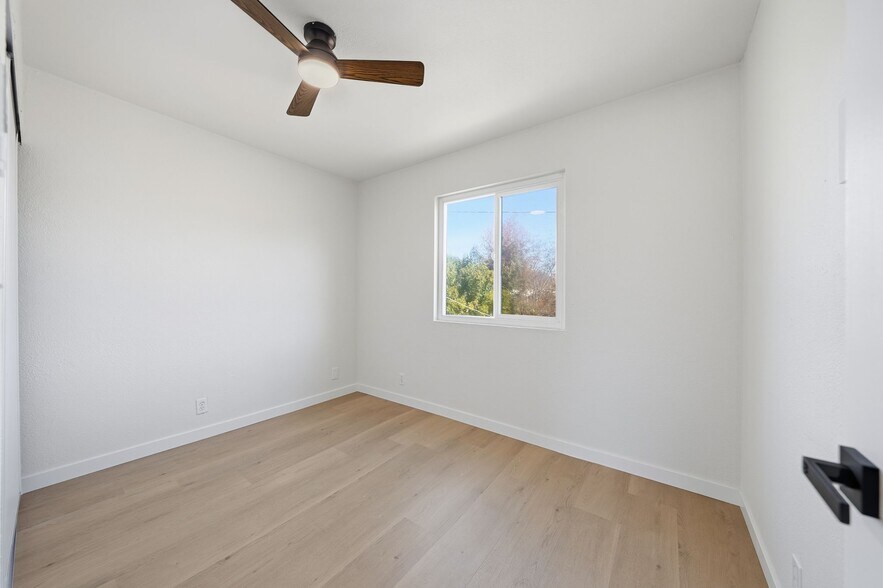 Building Photo - 12621 Lindo Ln