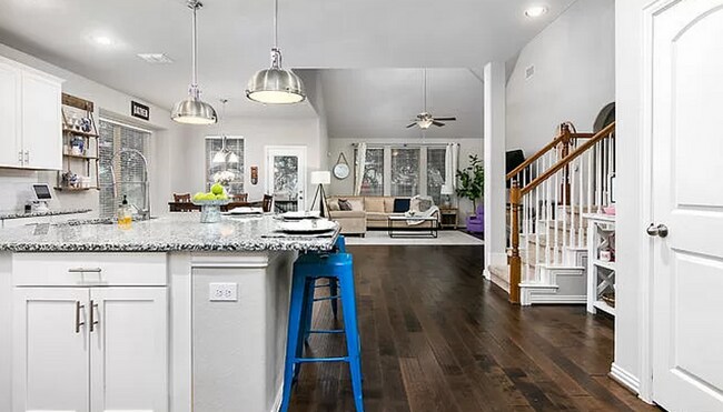 Building Photo - Spacious 4-Bedroom, 3-Bath Two-Story Home in Boerne