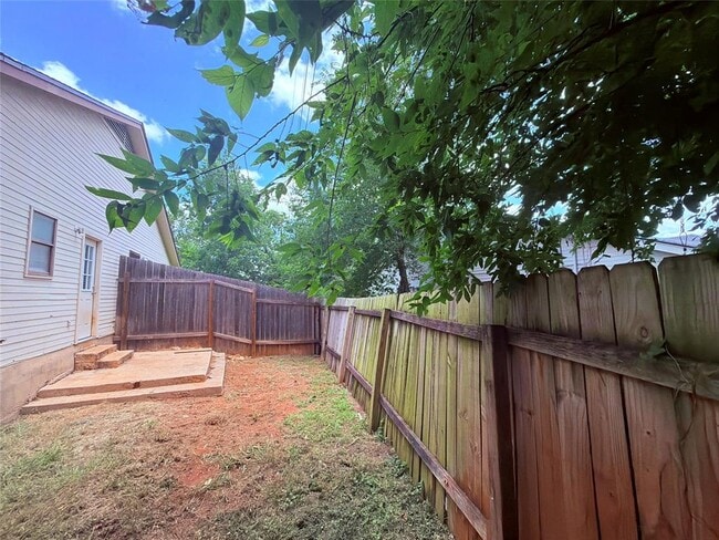 Building Photo - 405 Parkhill Cove