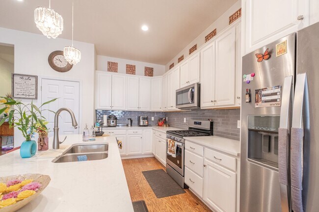 Building Photo - Gorgeous 3-Bed, 3-Bath Home in Ketcher Farm- Theater Room & Fenced Yard!