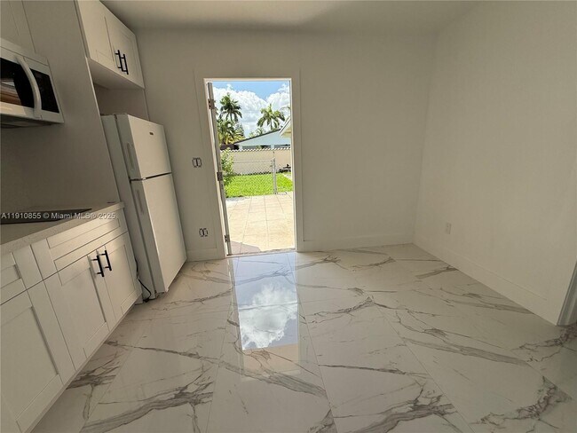 Building Photo - 9824 SW 26th Terrace