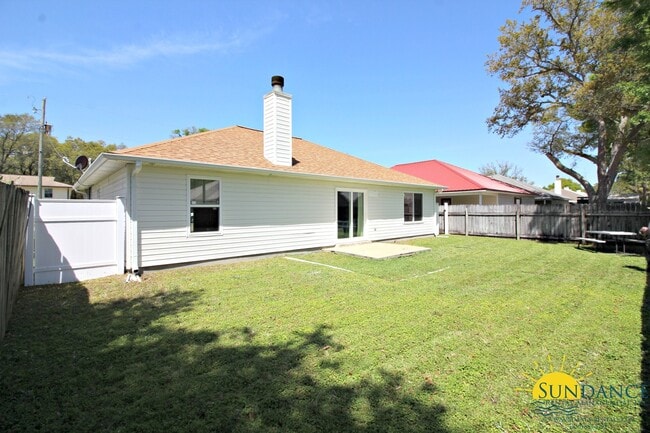 Building Photo - Great 4 Bedroom Home in Fort Walton