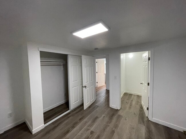 Building Photo - 5390 SW Main Ave