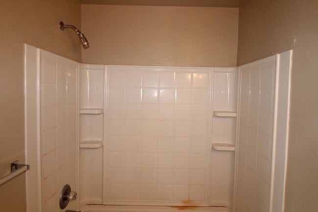 Building Photo - 4616 SE 77th St
