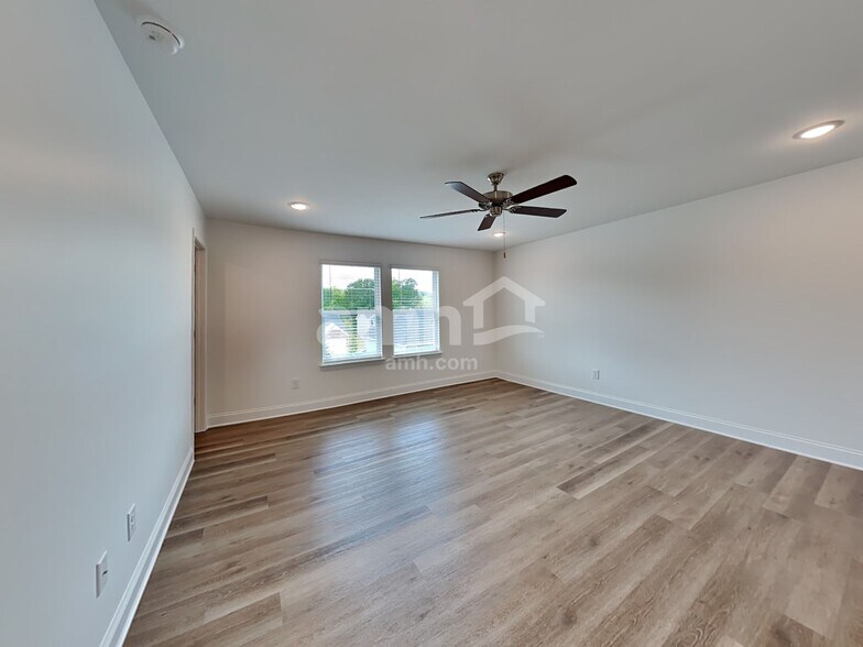 Building Photo - 1594 Soapstone Rd