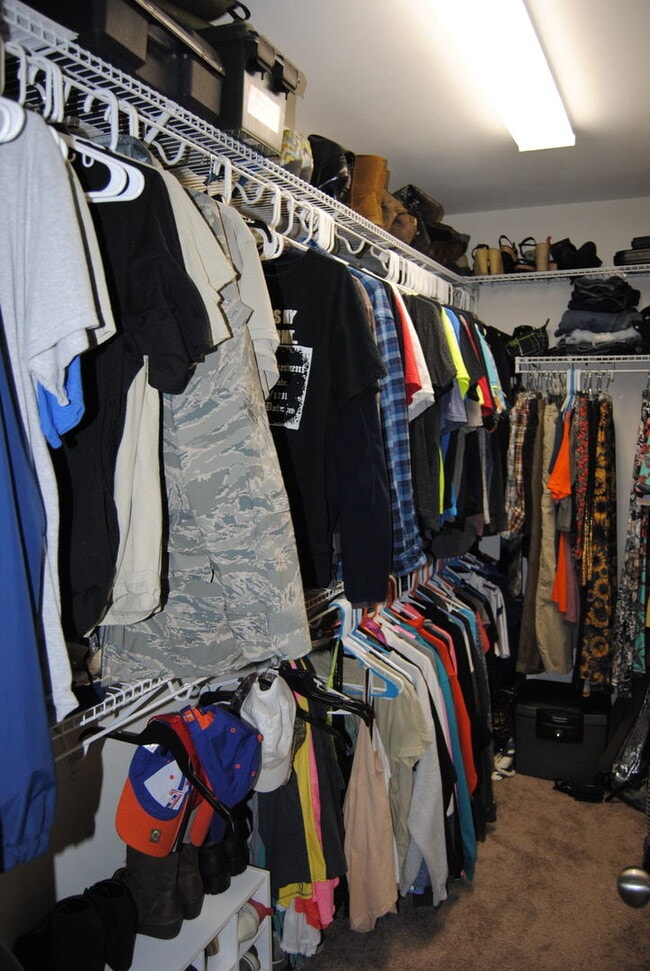 Building Photo - 302 Carew Dr