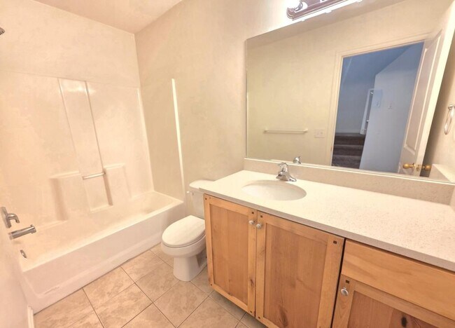 Building Photo - 1045 S 1200 W