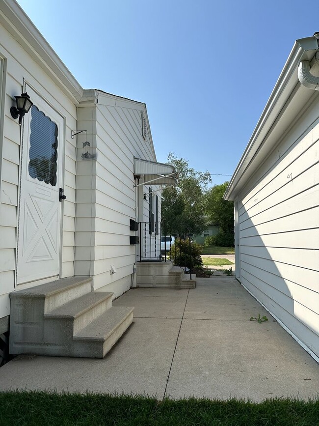 Building Photo - 1430 Staub Ct NE