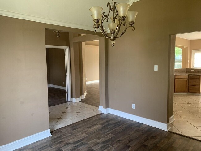 Building Photo - 10302 Otter Cir