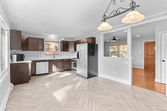 Building Photo - 1532 Starbrook Dr
