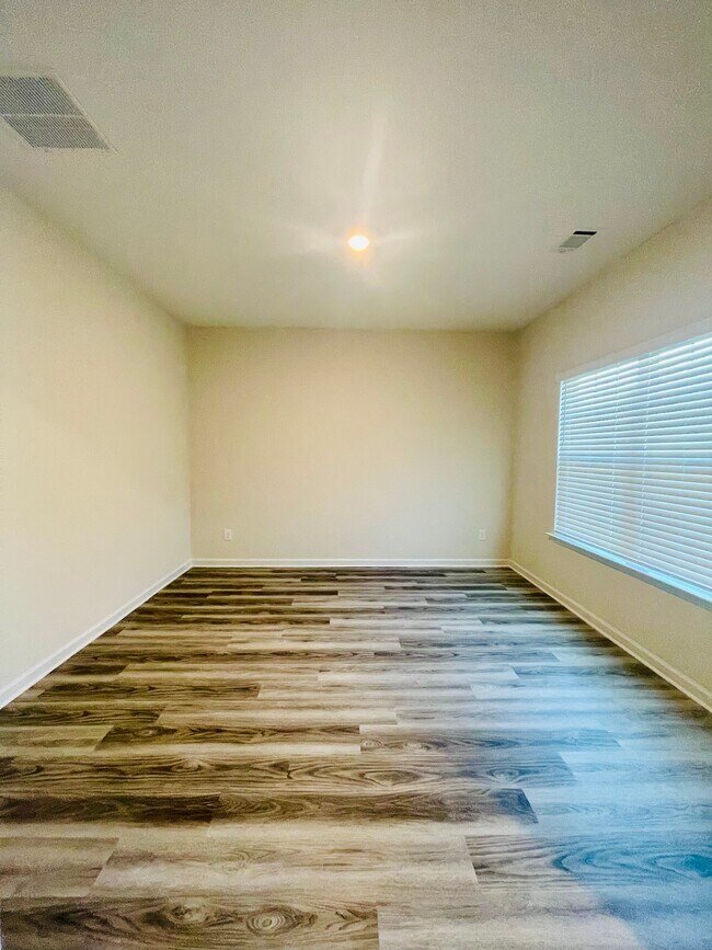 Building Photo - 3924 Saddle Bag Ct