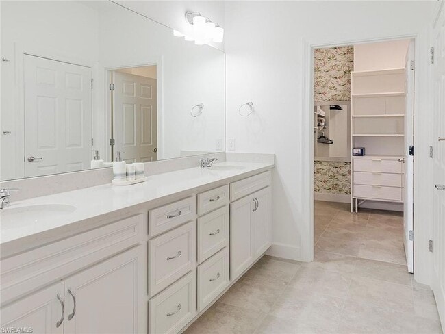 Building Photo - 5690 Mayflower Way