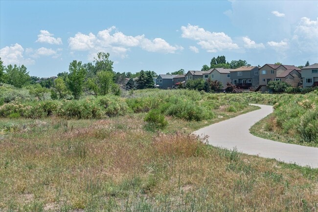 Building Photo - 9320 Cove Creek Dr