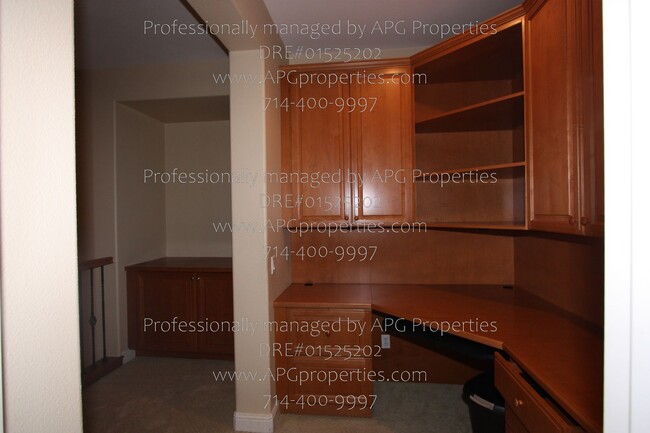 Building Photo - 1250 Fairbury Ln