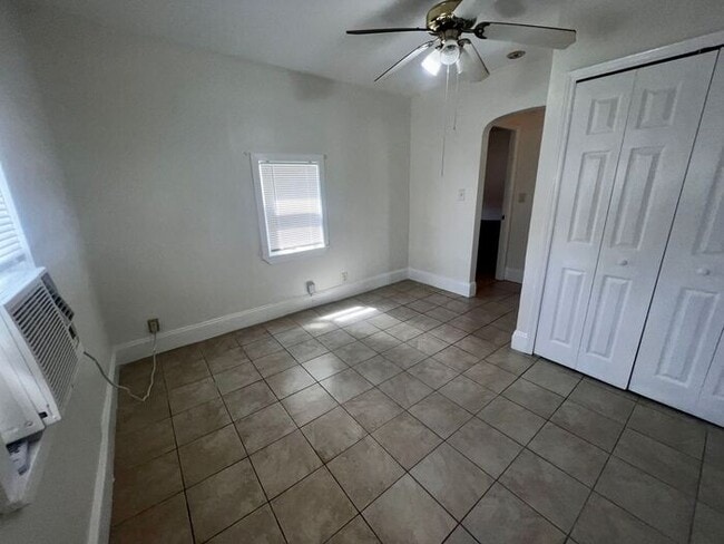 Building Photo - 2330 S Ferncreek Ave