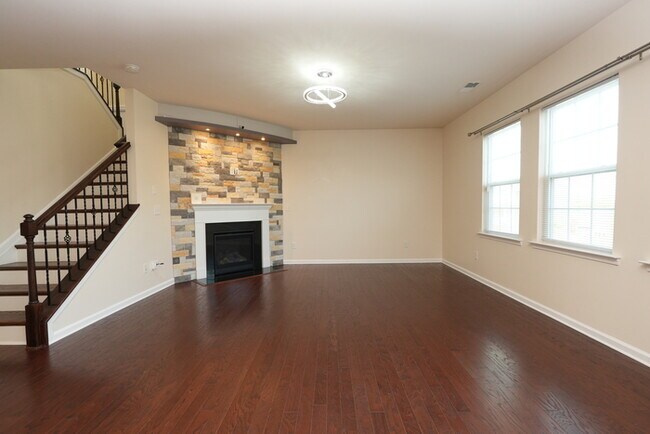 Building Photo - Modern 4BR 3.5BA w/ Updated Kitchen + Screened Porch + Wraparound Island in Bryton