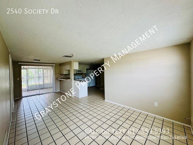 Building Photo - Your Dream Home Awaits: Cozy 2-Bed Rental ...