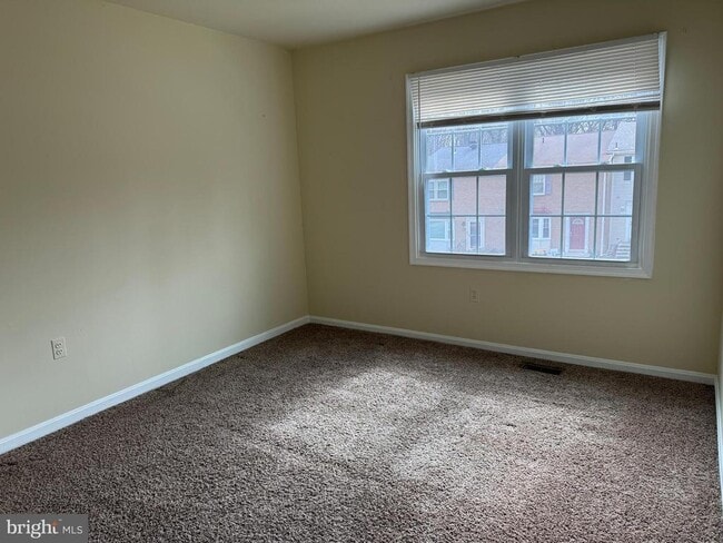 Building Photo - 9 Autumn Hill Way