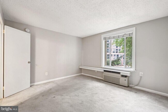 Building Photo - 1730 Arlington Blvd