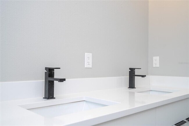 Building Photo - 70 McDill Dr